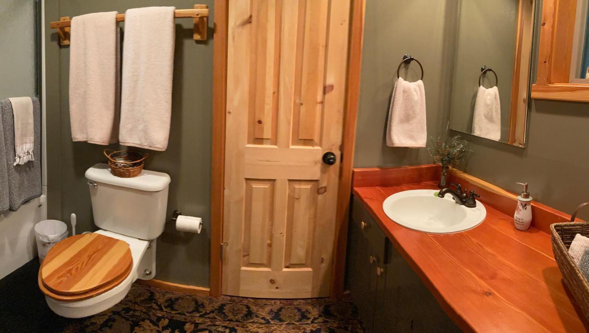 Hideaway Ranch Guest House Бонърс Фери Стая снимка